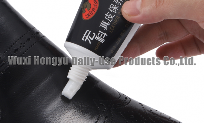 latest company news about What kind of shoe polish to choose for soaking leather sandals for maintenance? 2